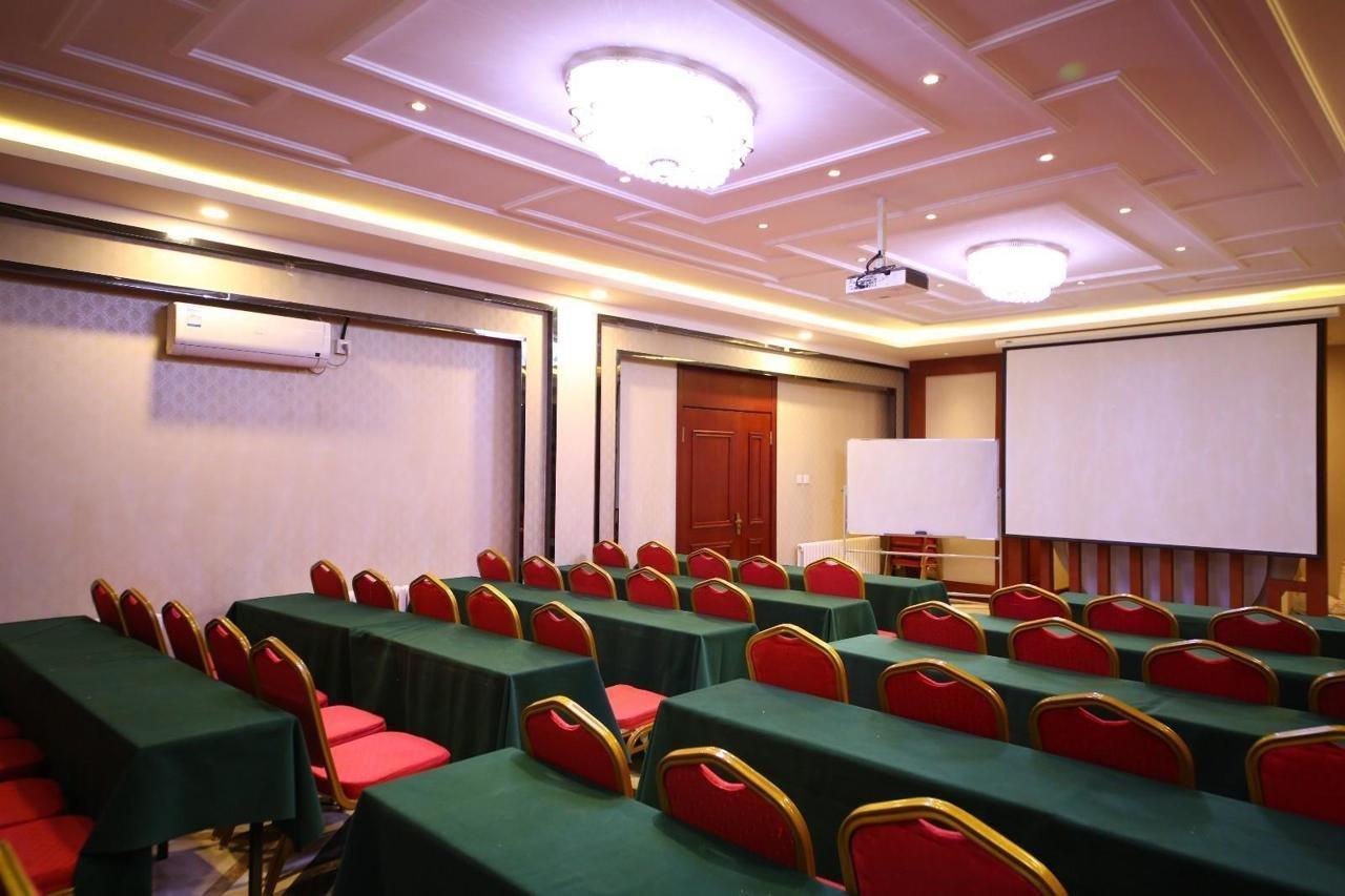 Chonpines Hotel Changchun Exterior foto